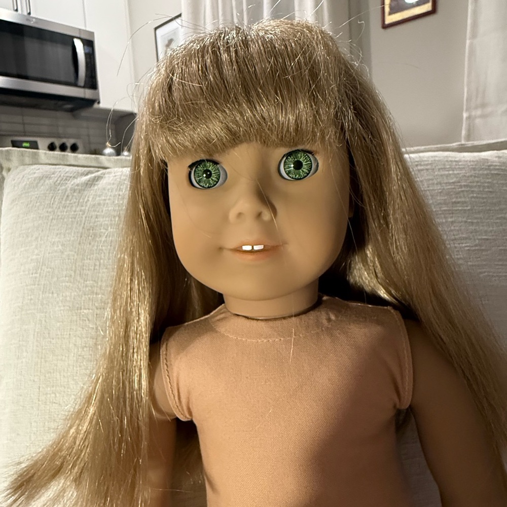 American Girl Doll - Just Like You/Truly Me #6 - Blonde Hair & Green Eyes